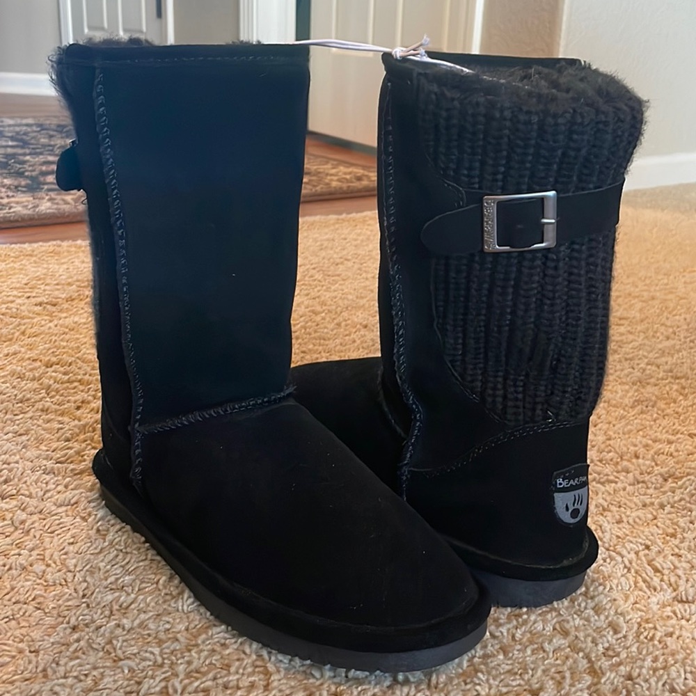 Size 10 Bearpaw boots, style Stella brand new, never worn from smoke free home